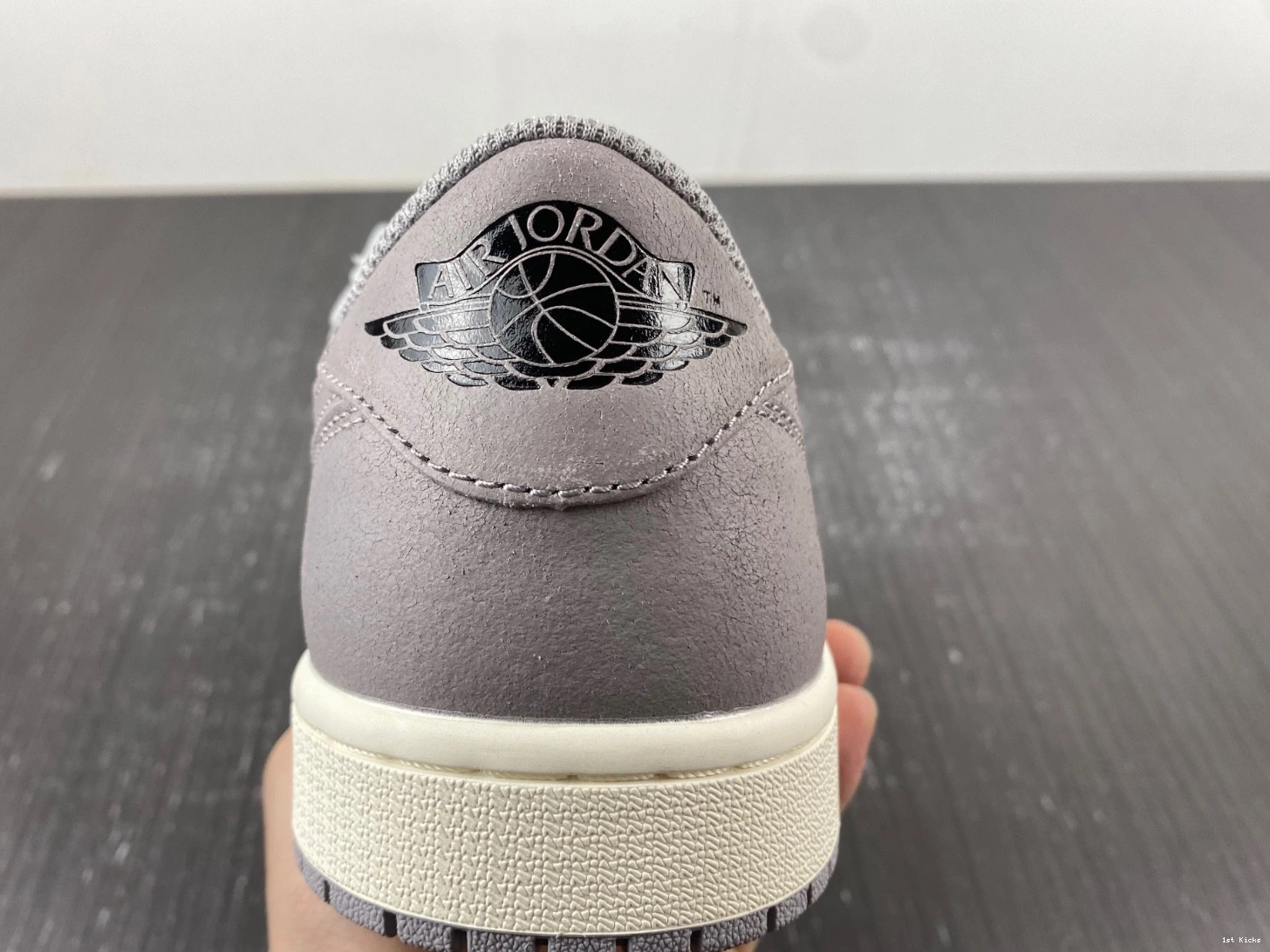 Air OG Jordan CZ0790-101 Low 1 Grey Atmosphere 0914